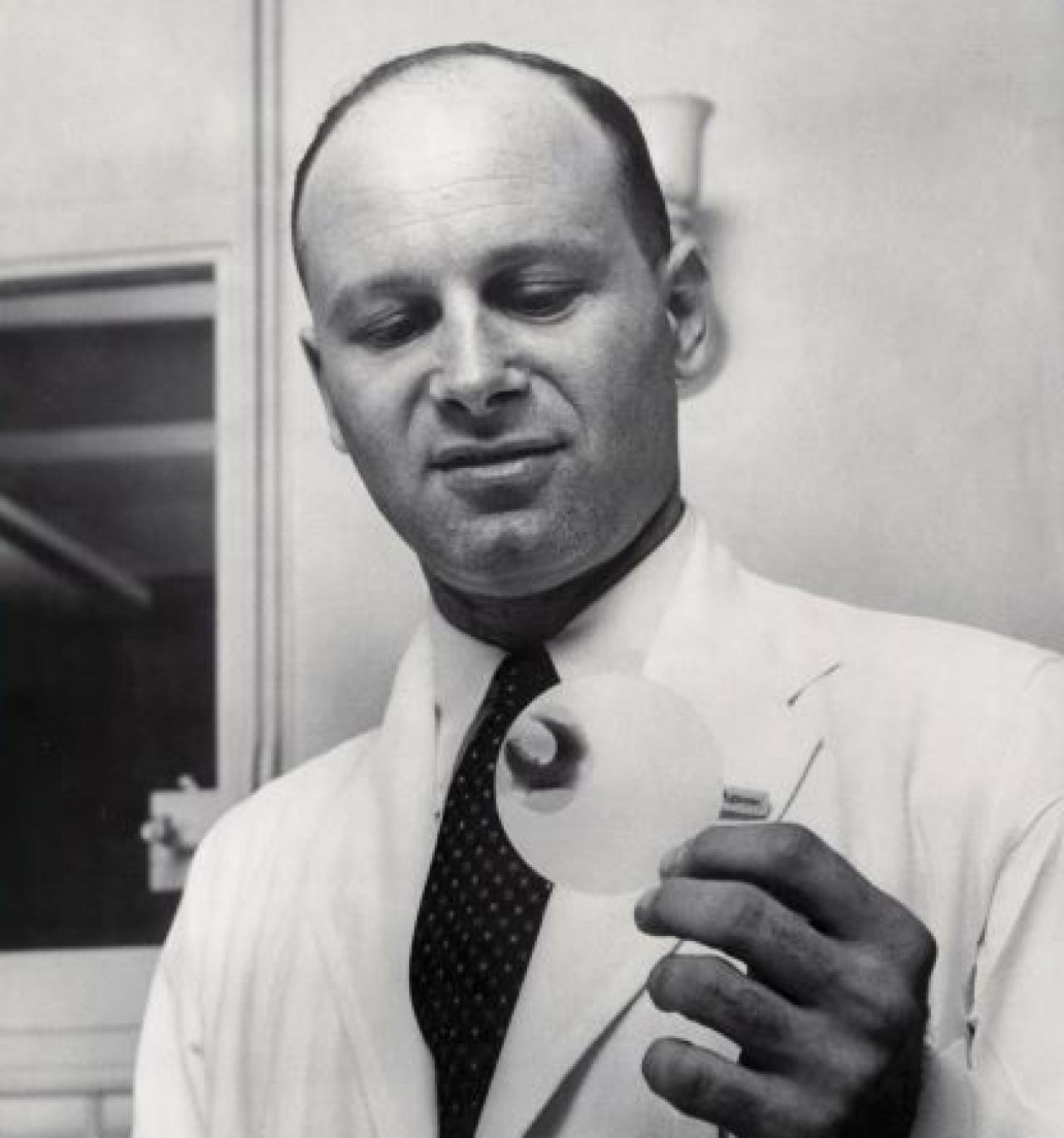 Paul di Sant'Agnese Doctor holding a medical device