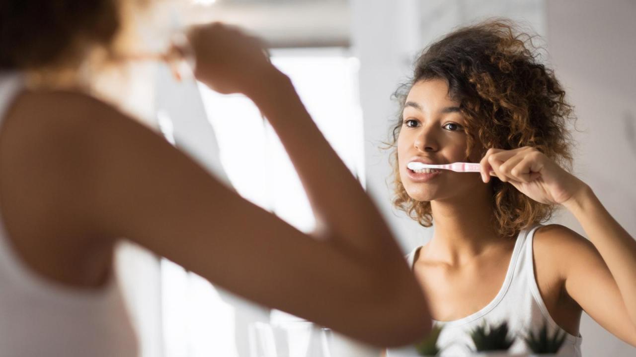 Brushing teeth after eating cheap