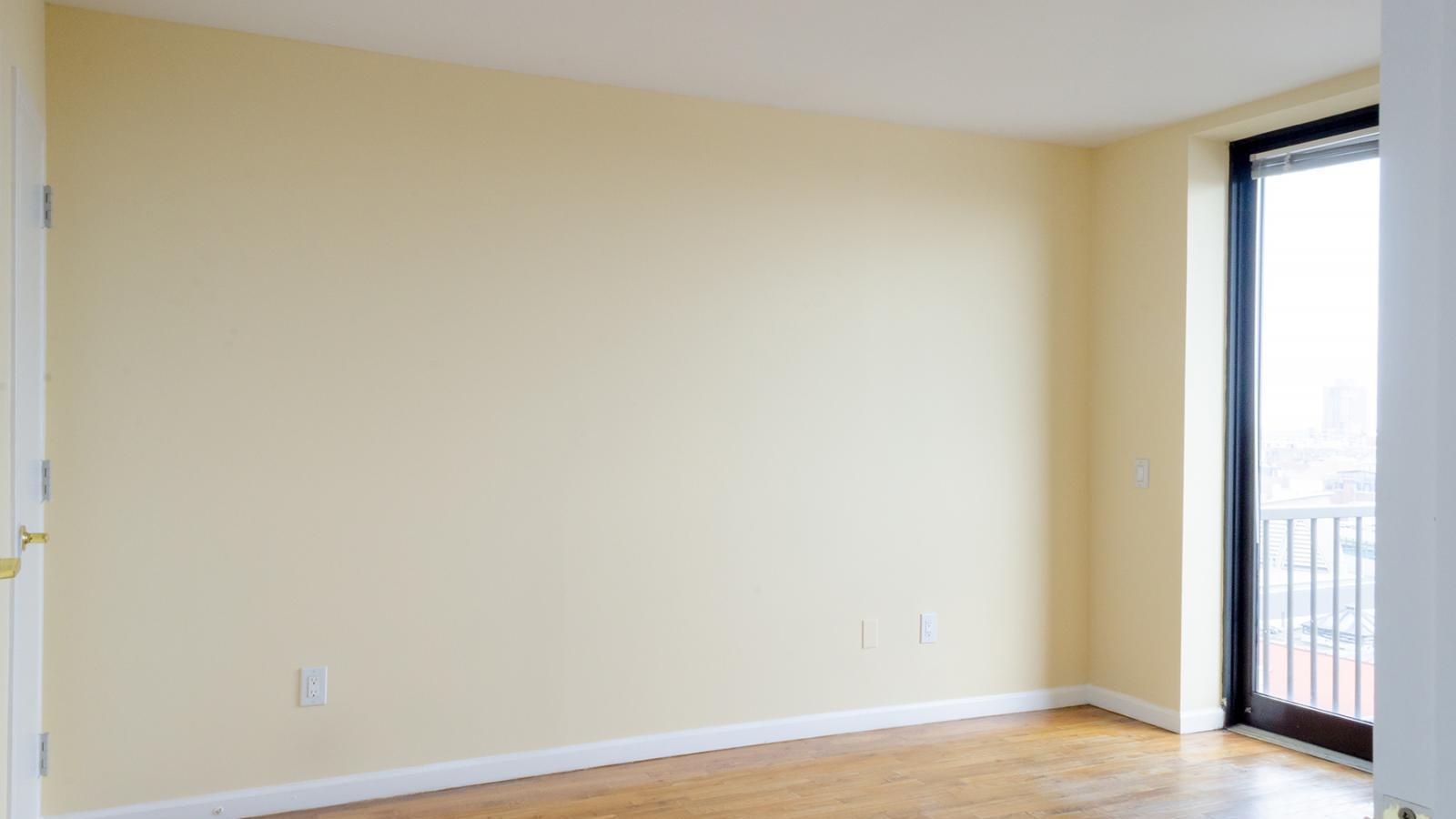 Sample one-bedroom window view in 390 Fort Washington, shown with the window view.