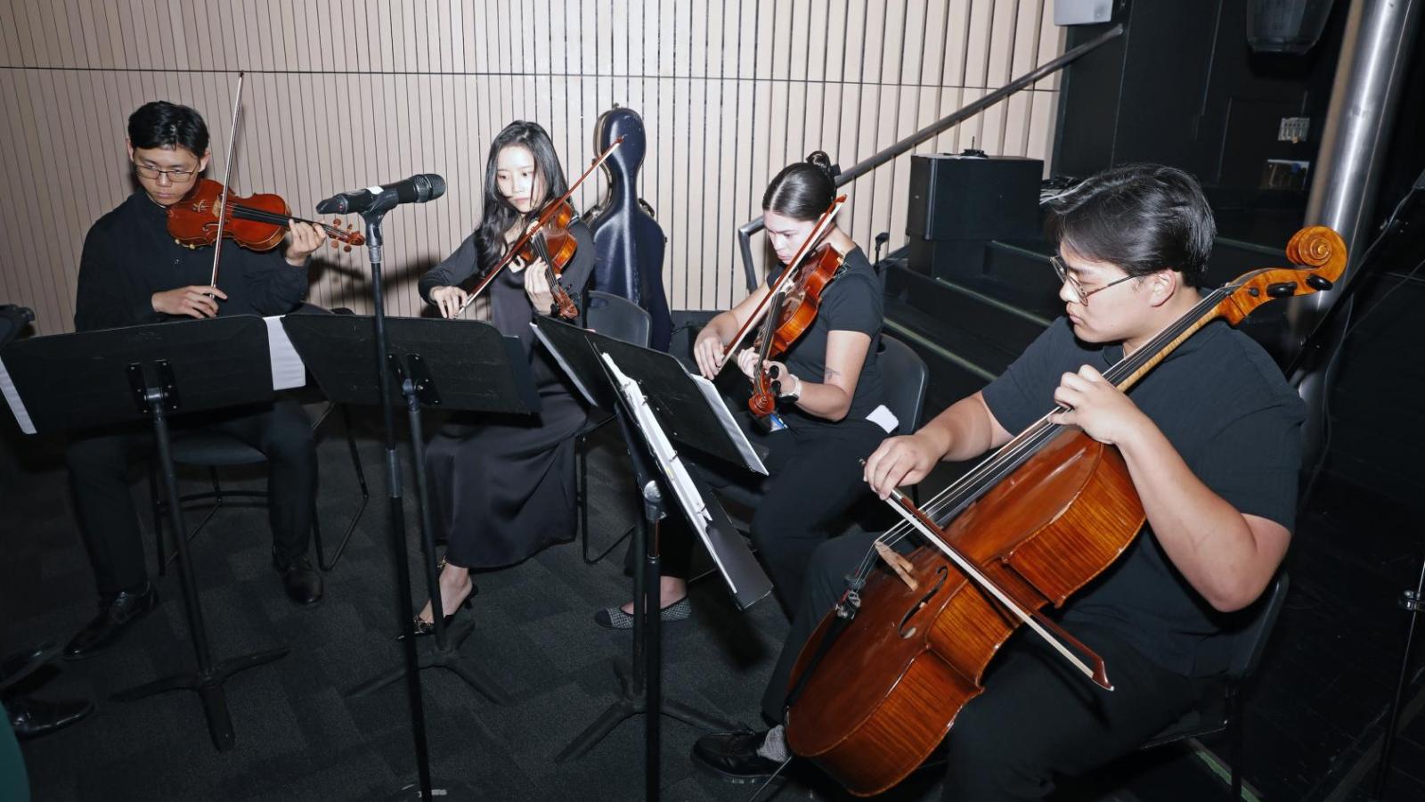 musical quartet playing
